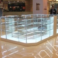 Витрина-островок для ТЦ